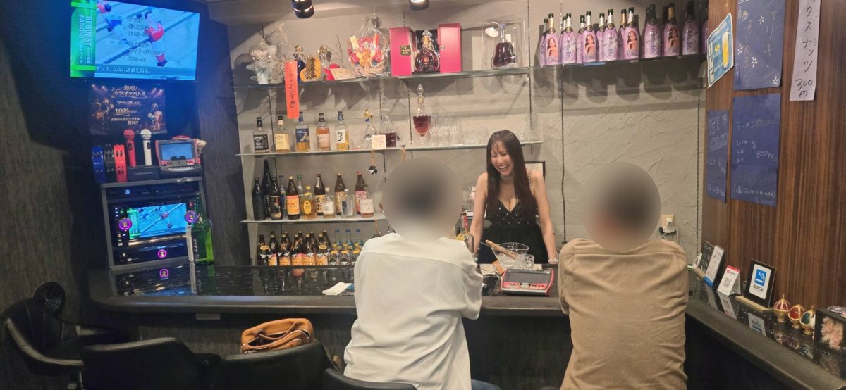 2番目の女のママとカウンター