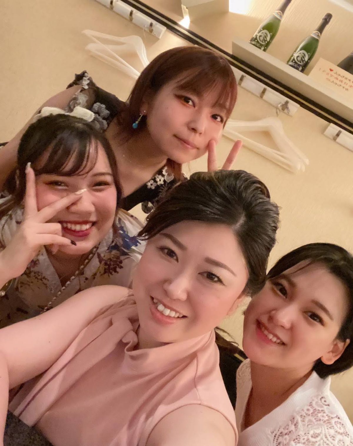 蒼〜SORA〜のキャスト(店内での集合写真)